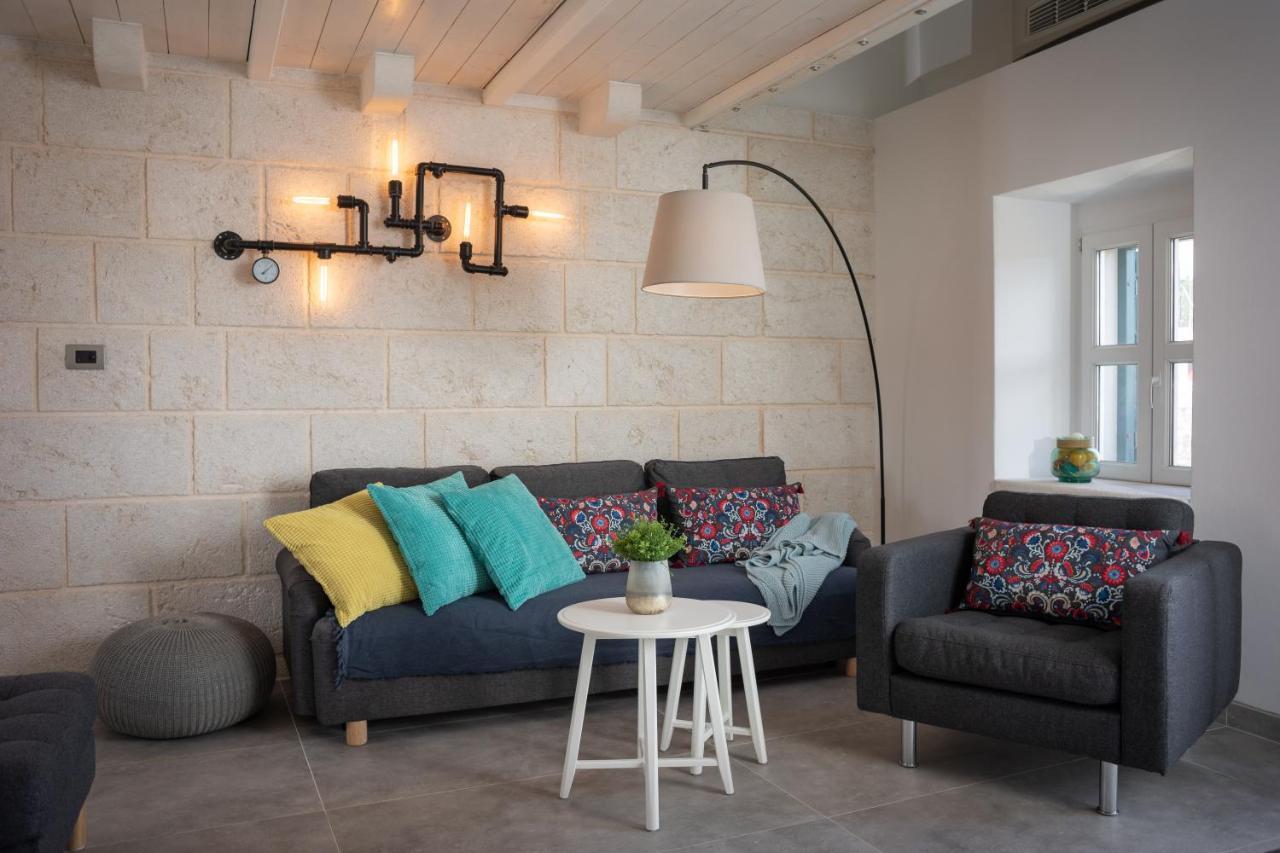 Coastal Apartment *